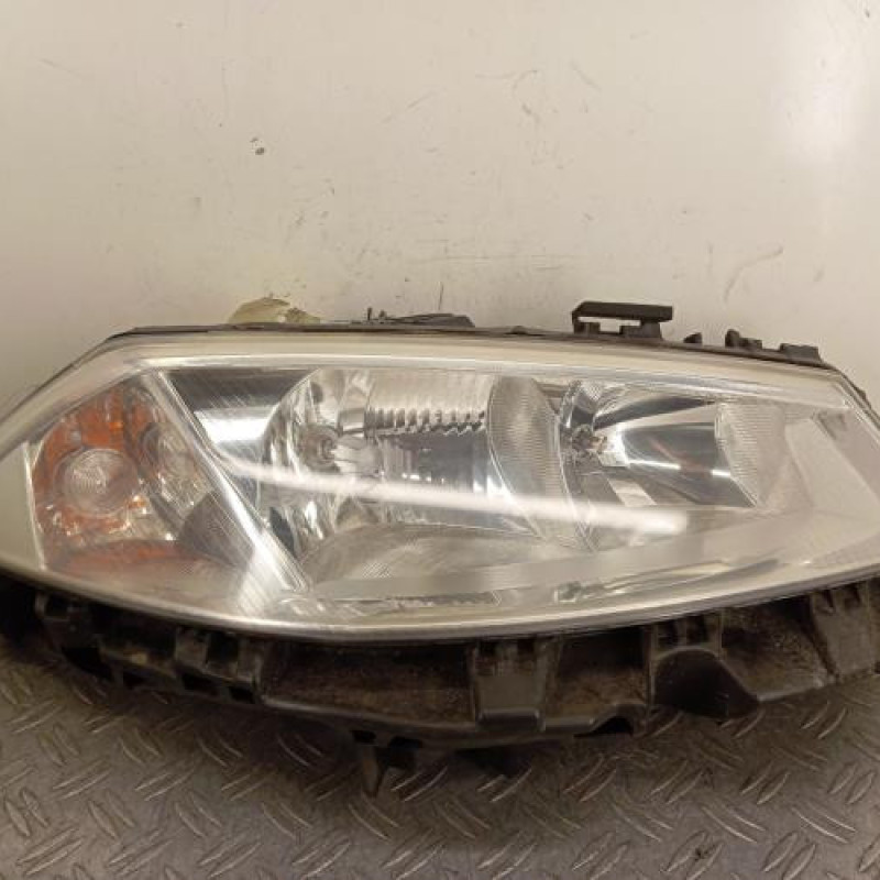 Optique avant principal droit (feux)(phare) RENAULT MEGANE 2