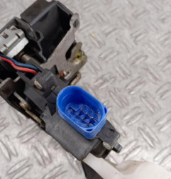 Serrure arriere droit VOLKSWAGEN TOURAN 1 Photo n°3