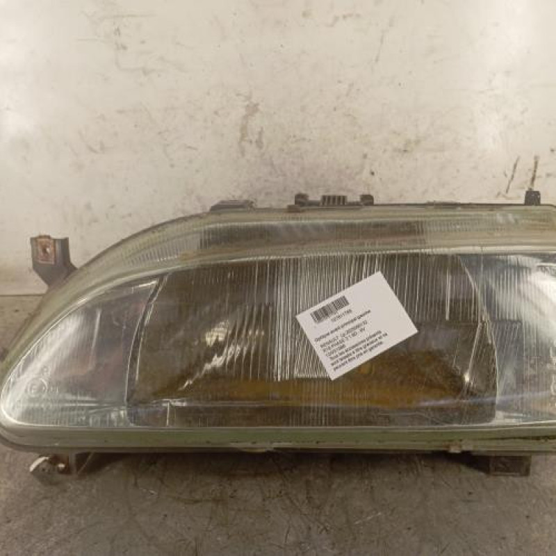 Optique avant principal gauche (feux)(phare) RENAULT R19