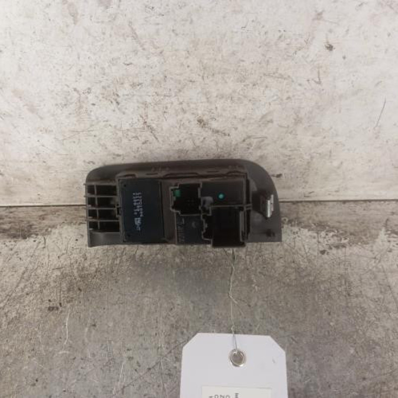 Interrupteur de leve vitre avant droit OPEL ZAFIRA TOURER C