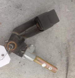 Attache ceinture avant gauche RENAULT KANGOO 1 Photo n°1