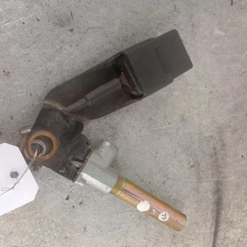 Attache ceinture avant gauche RENAULT KANGOO 1