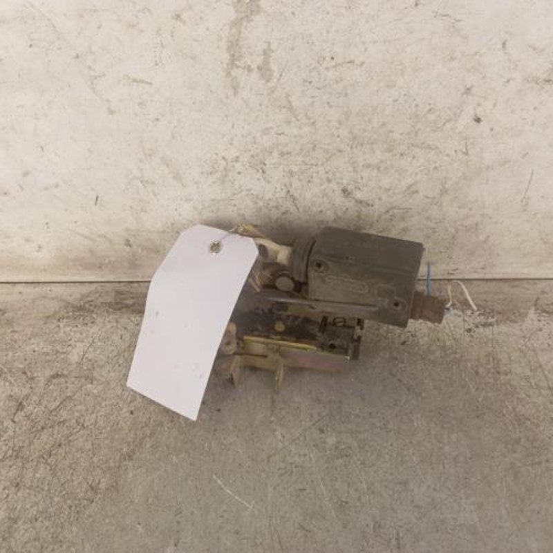 Serrure avant droit PEUGEOT 106 Serrure avant droit PEUGEOT 106