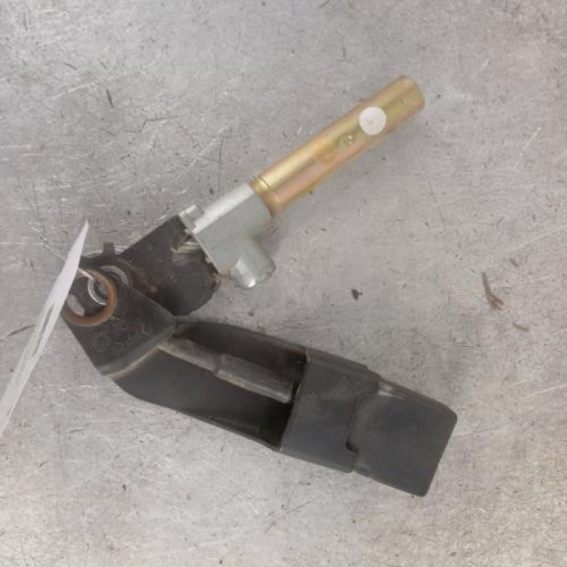 Attache ceinture avant droit RENAULT KANGOO 1