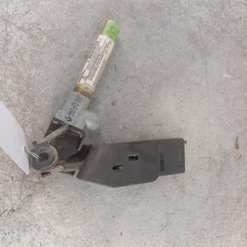 Attache ceinture avant gauche RENAULT KANGOO 1