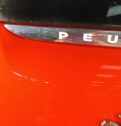 Malle/Hayon arriere PEUGEOT 208 1 Photo n°3