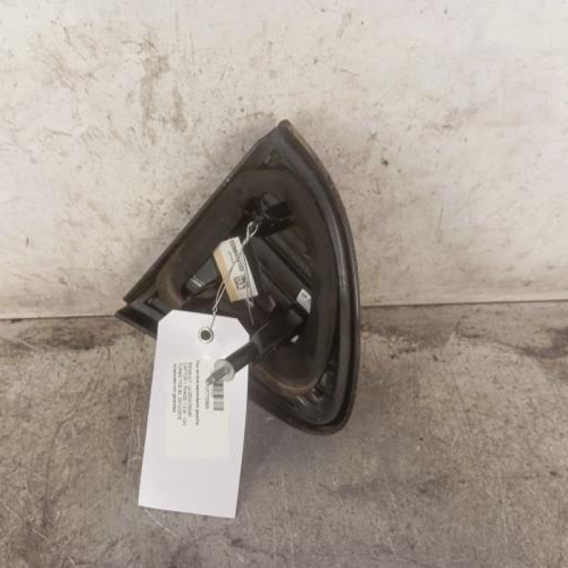Feu arriere secondaire gauche (feux) RENAULT CAPTUR 1 Feu arriere secondaire gauche (feux) RENAULT CAPTUR 1