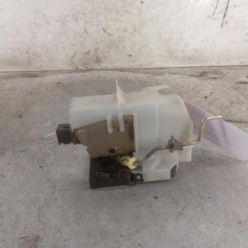 Serrure arriere gauche RENAULT CLIO 2 Serrure arriere gauche RENAULT CLIO 2