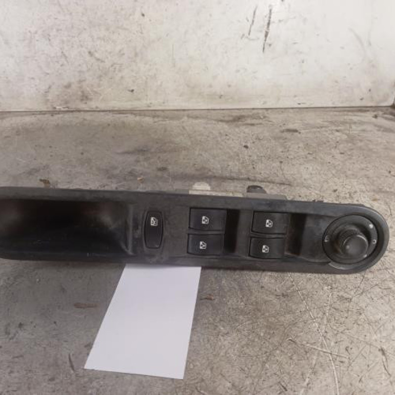 Interrupteur de leve vitre avant gauche RENAULT ESPACE 4