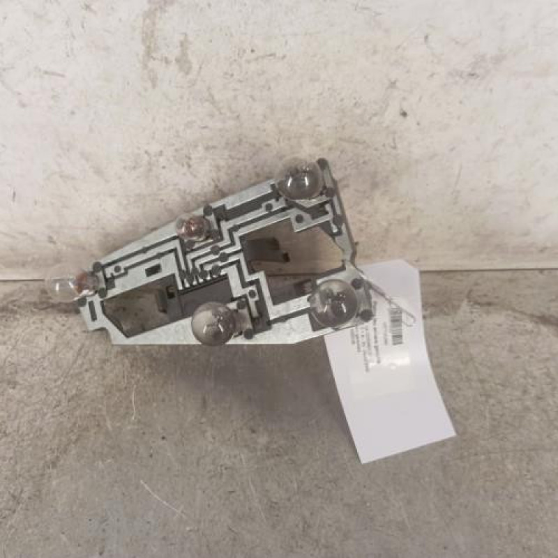 Platine feu arriere gauche PEUGEOT 106