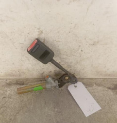 Attache ceinture avant gauche PEUGEOT 106