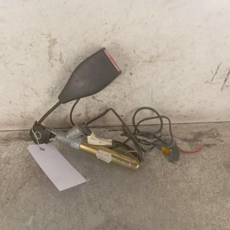 Attache ceinture avant gauche RENAULT CLIO 2 Photo n°1