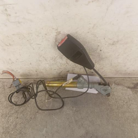 Attache ceinture avant gauche RENAULT CLIO 2