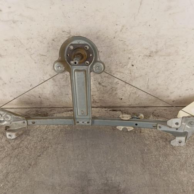 Leve vitre mecanique arriere droit OPEL ASTRA H