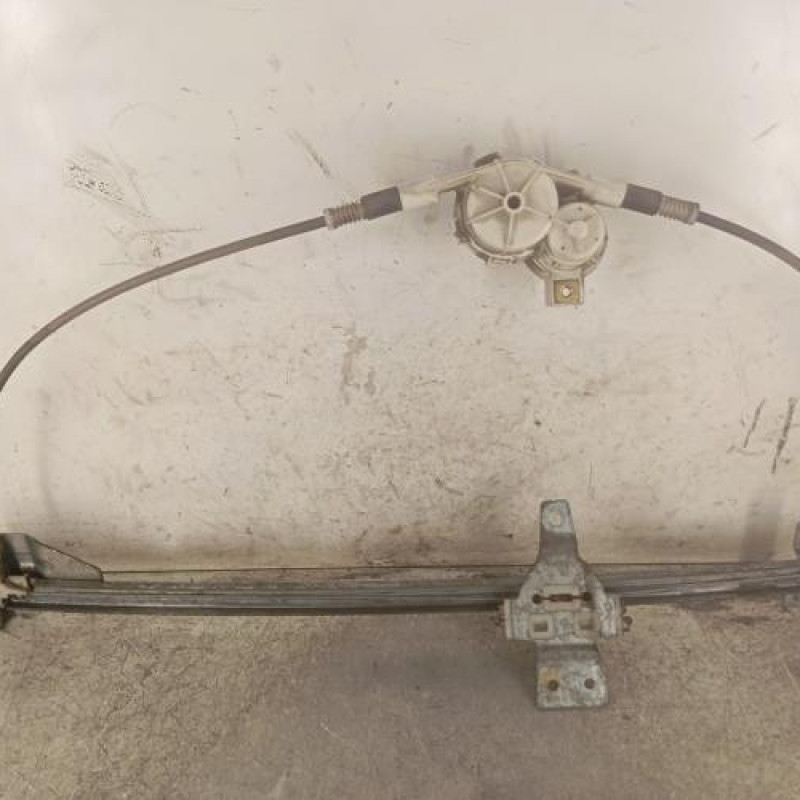 Leve vitre mecanique avant gauche MERCEDES VITO 638