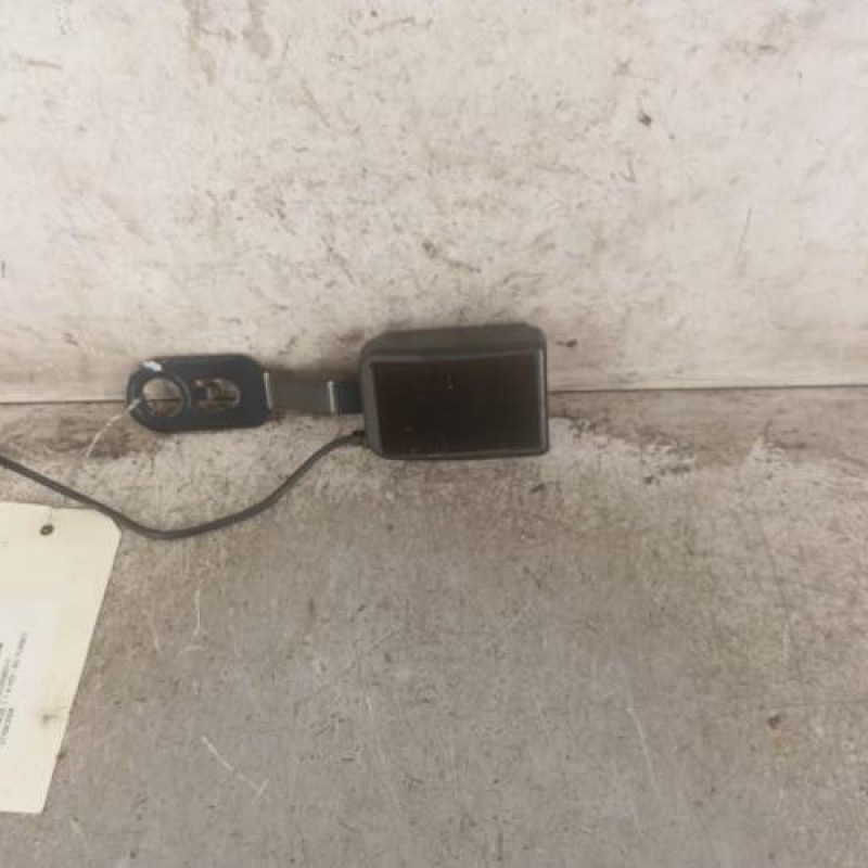 Attache ceinture avant gauche PEUGEOT 207
