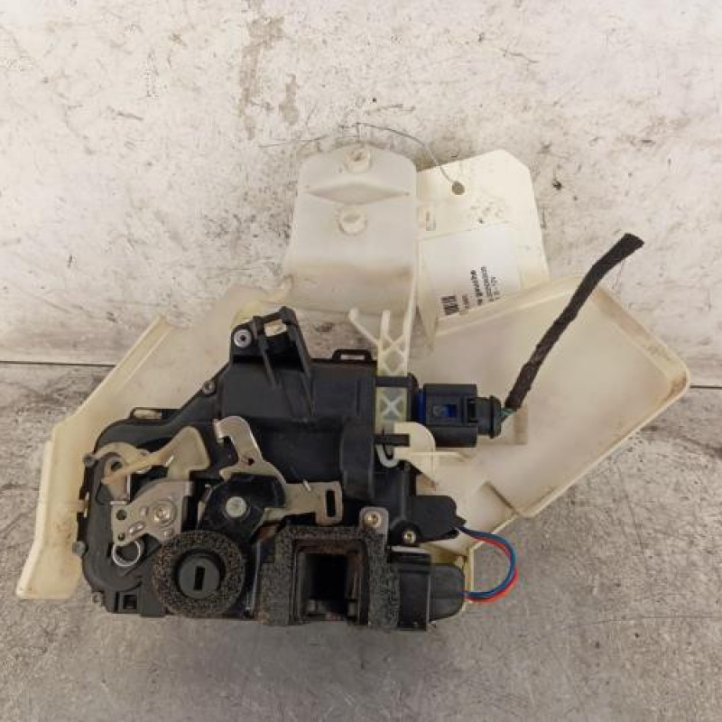 Serrure arriere gauche VOLKSWAGEN POLO 4 Serrure arriere gauche VOLKSWAGEN POLO 4
