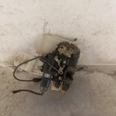 Serrure avant droit VOLKSWAGEN POLO 4