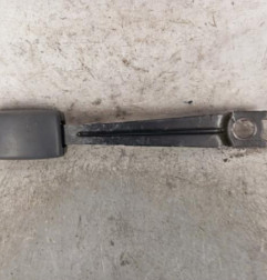 Attache ceinture avant gauche TOYOTA YARIS 1