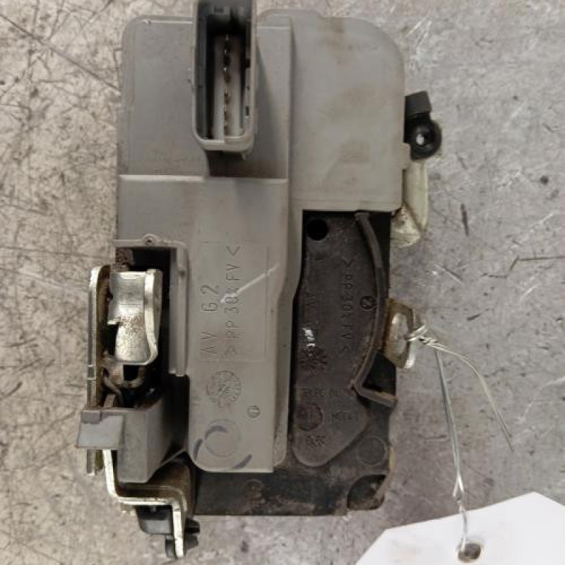 Serrure avant gauche PEUGEOT 206 Serrure avant gauche PEUGEOT 206