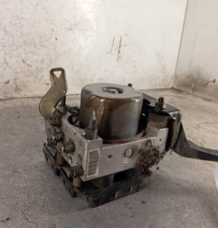Bloc ABS (freins anti-blocage) TOYOTA YARIS 1