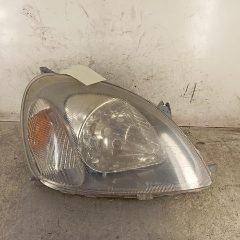 Optique avant principal droit (feux)(phare) TOYOTA YARIS 1