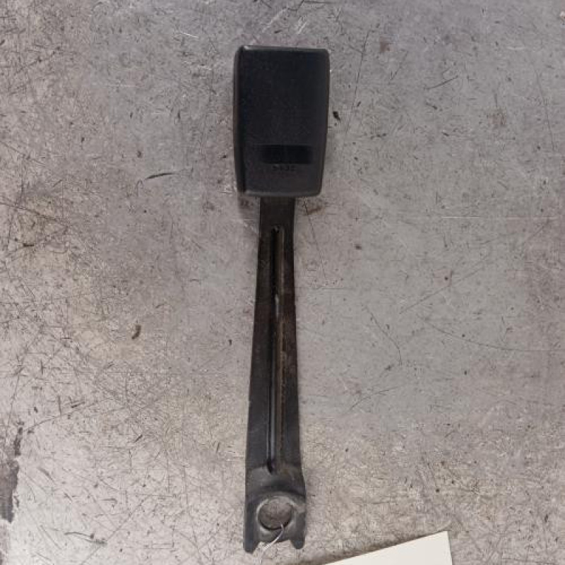 Attache ceinture avant gauche TOYOTA YARIS 1