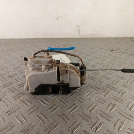 Serrure avant droit VOLKSWAGEN POLO 3