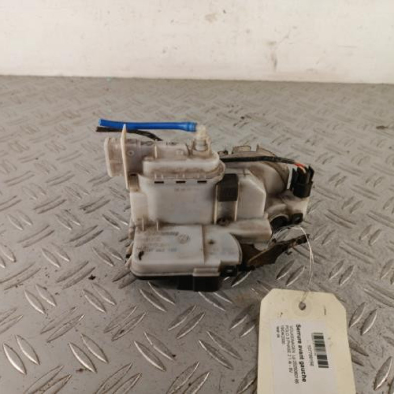 Serrure avant gauche VOLKSWAGEN POLO 3 Serrure avant gauche VOLKSWAGEN POLO 3