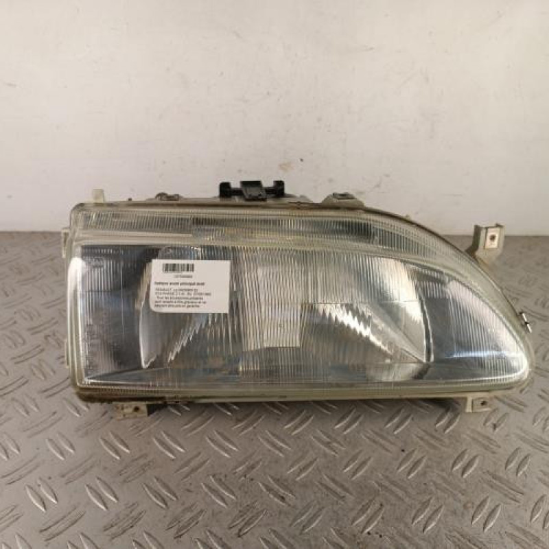 Optique avant principal droit (feux)(phare) RENAULT R19