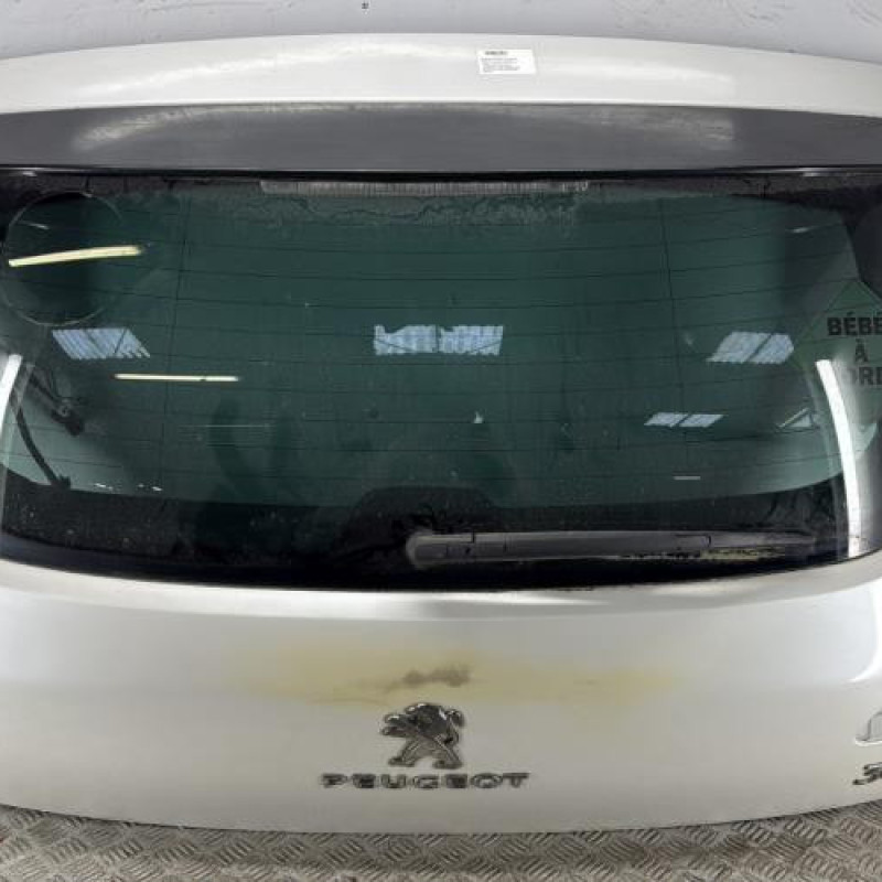 Malle/Hayon arriere PEUGEOT 3008 1