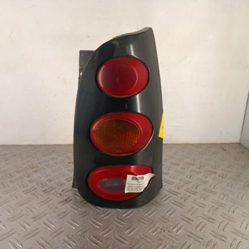 Feu arriere principal droit (feux) SMART FORTWO 1 Feu arriere principal droit (feux) SMART FORTWO 1