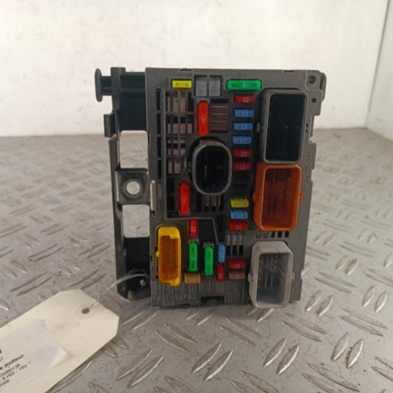 Boitier servitude moteur (BSM) PEUGEOT 308 1