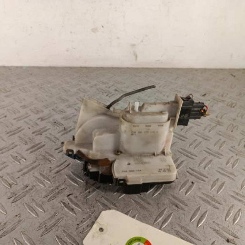 Serrure arriere droit VOLKSWAGEN GOLF 3