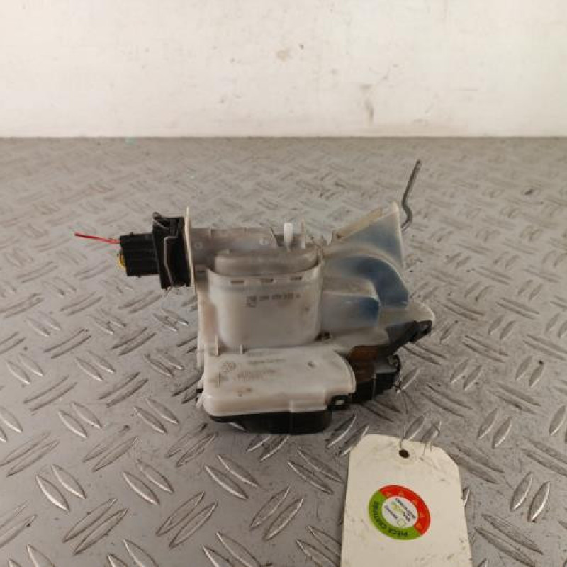 Serrure arriere gauche VOLKSWAGEN GOLF 3