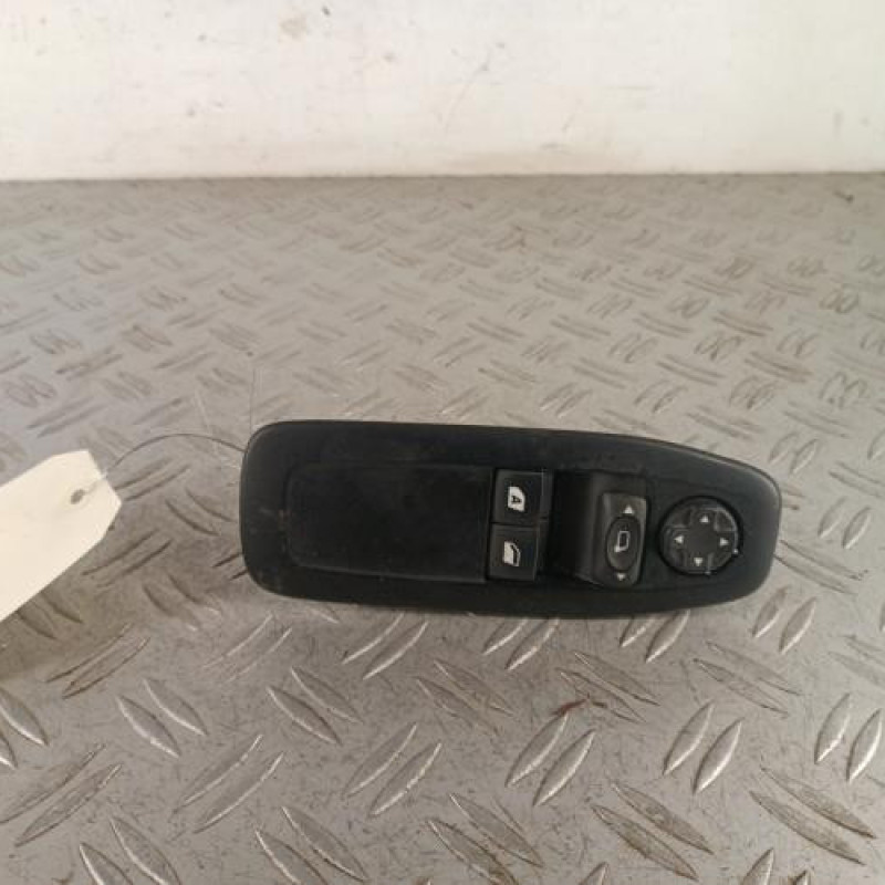 Interrupteur de leve vitre avant gauche PEUGEOT 208 1