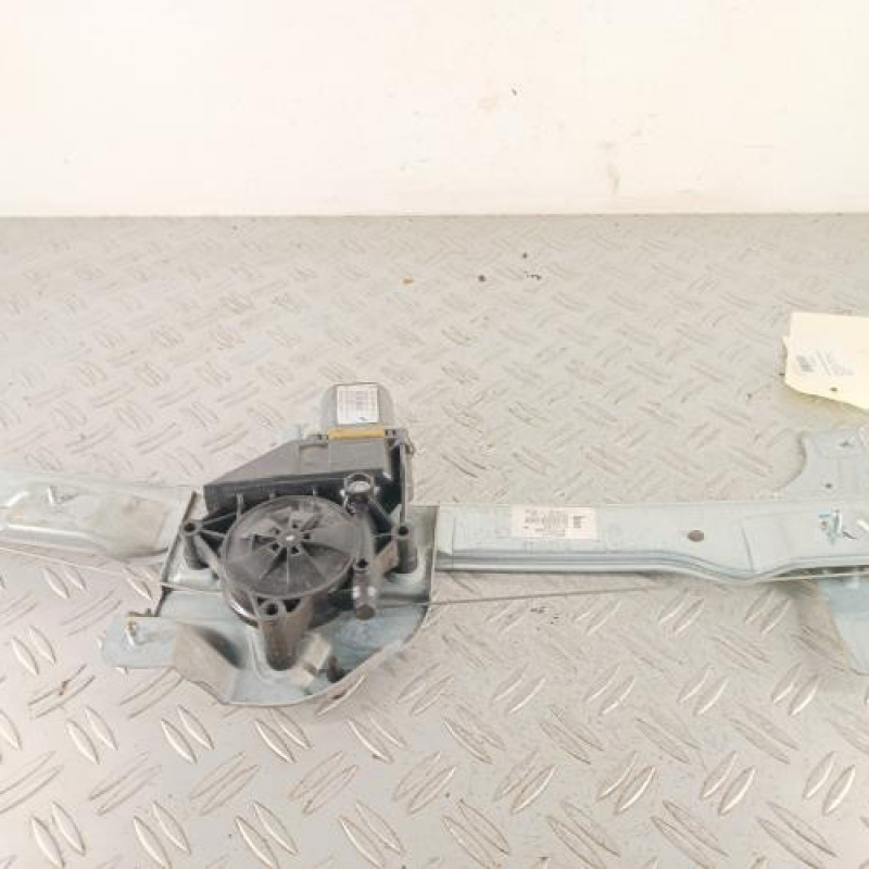 Leve vitre electrique avant gauche PEUGEOT 208 1