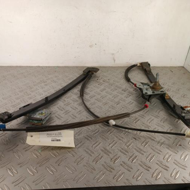 Leve vitre mecanique avant droit VOLKSWAGEN CADDY 2