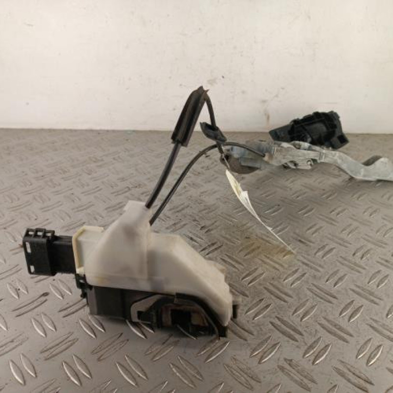 Serrure avant droit CITROEN C5 2 Serrure avant droit CITROEN C5 2