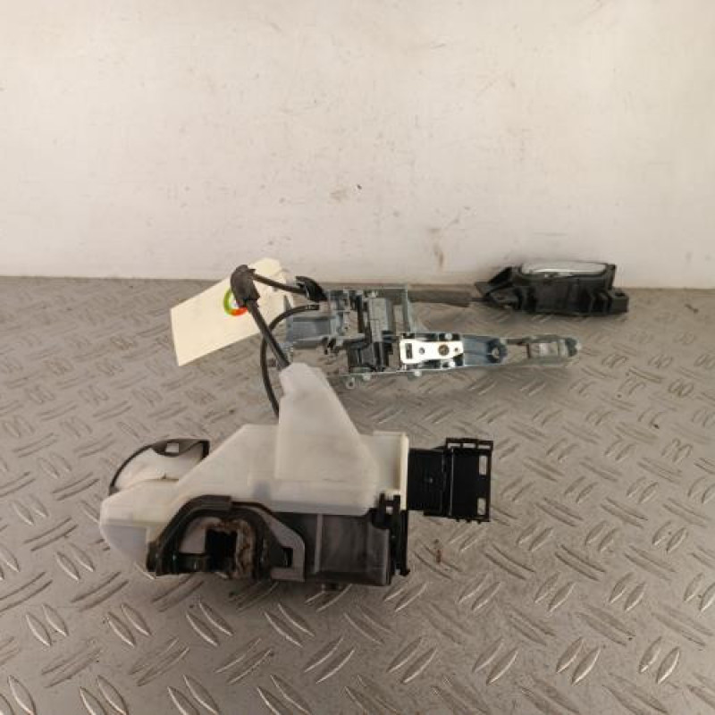Serrure avant gauche CITROEN C5 2 Serrure avant gauche CITROEN C5 2