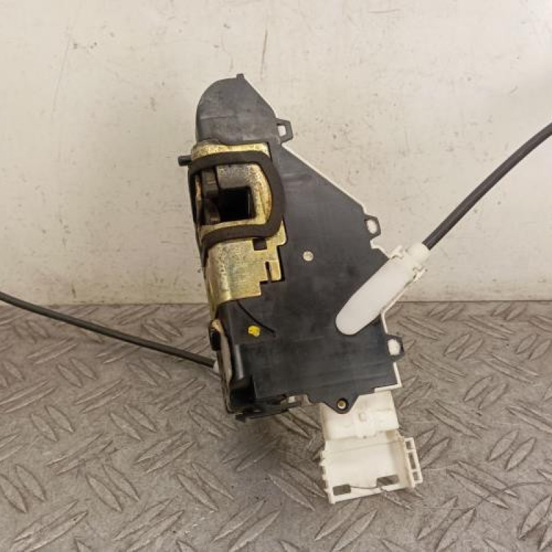 Serrure avant gauche PEUGEOT 407