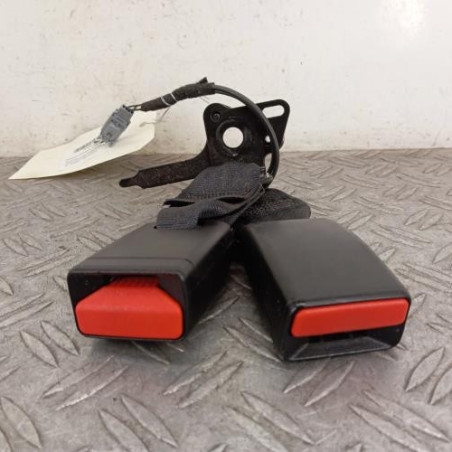 Attache ceinture arriere droit RENAULT CLIO 4 Photo n°1