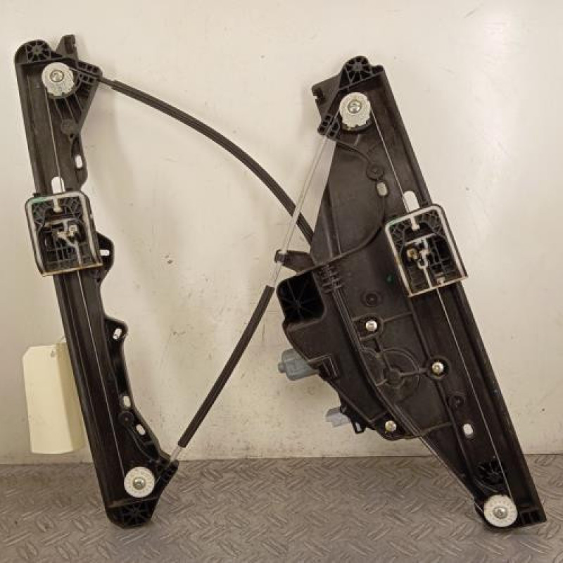 Leve vitre electrique avant droit PEUGEOT 2008 2