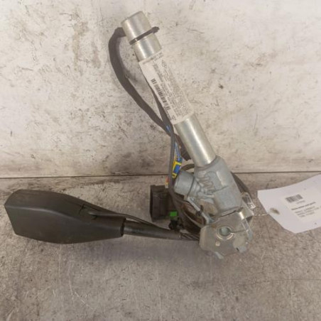 Attache ceinture avant gauche RENAULT KANGOO 2