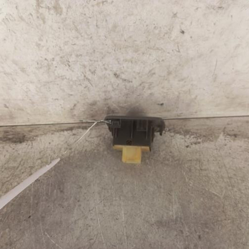 Interrupteur de leve vitre avant droit RENAULT KANGOO 2