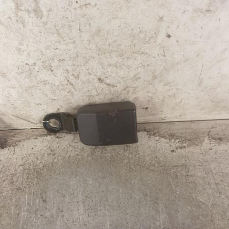 Attache ceinture centrale avant RENAULT KANGOO 2