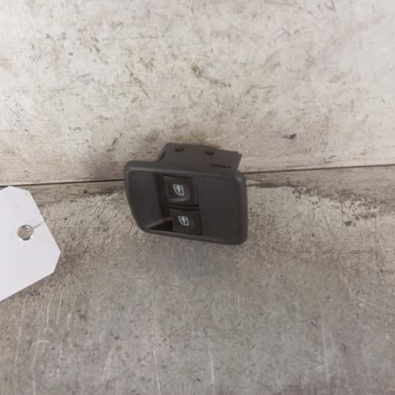 Interrupteur de leve vitre avant gauche FIAT TALENTO