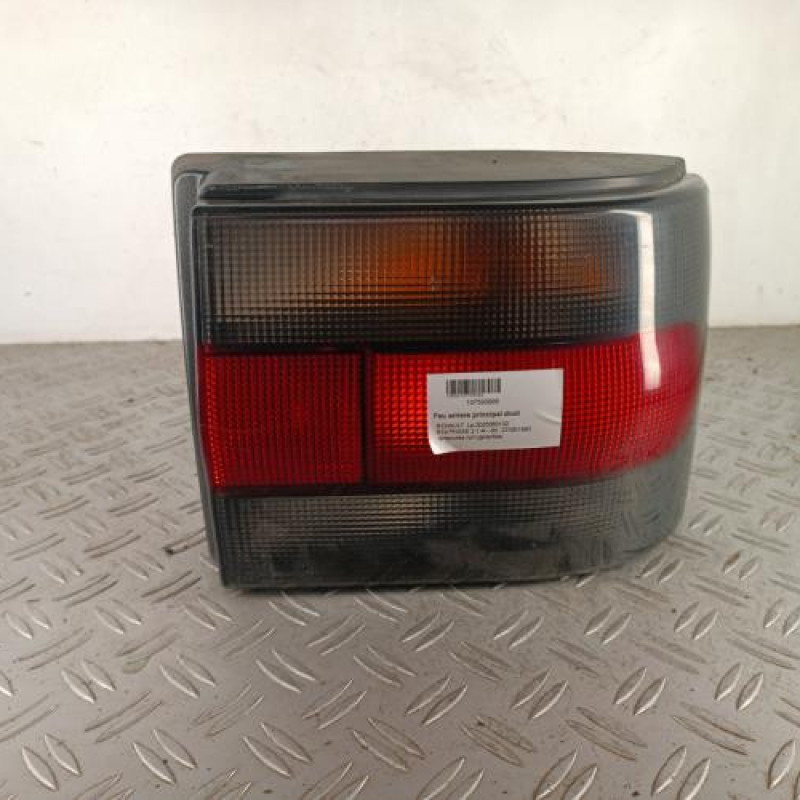 Feu arriere principal droit (feux) RENAULT R19 Feu arriere principal droit (feux) RENAULT R19