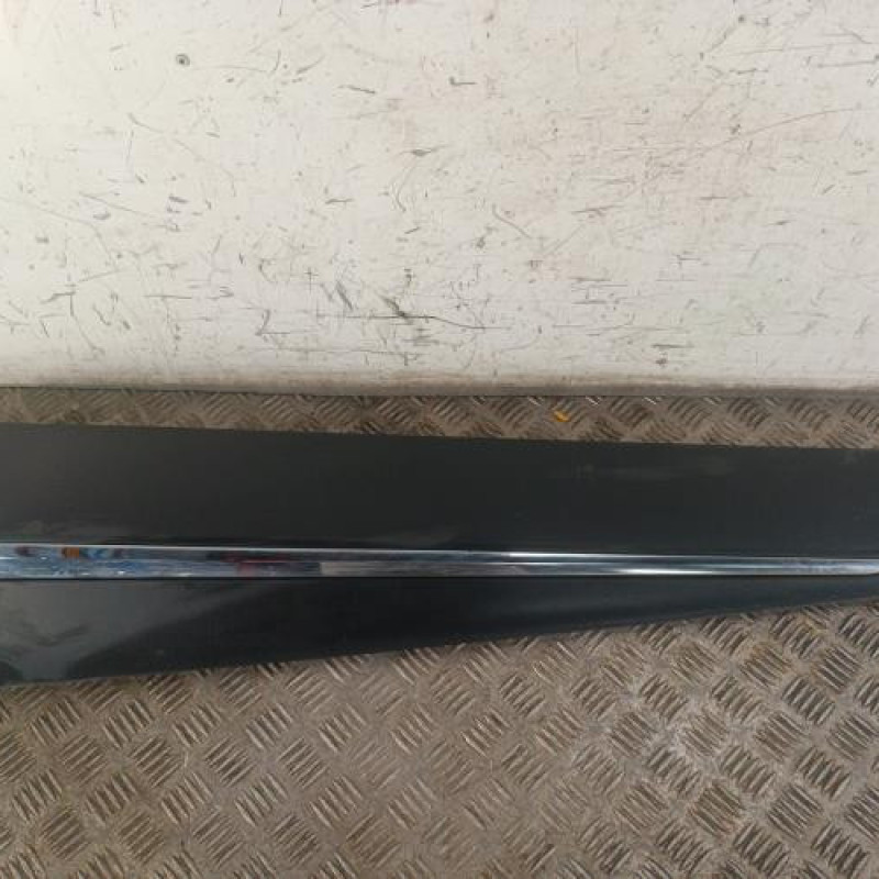 Baguette de porte avant gauche RENAULT CAPTUR 1 Baguette de porte avant gauche RENAULT CAPTUR 1