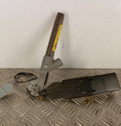 Attache ceinture avant gauche RENAULT KANGOO 1